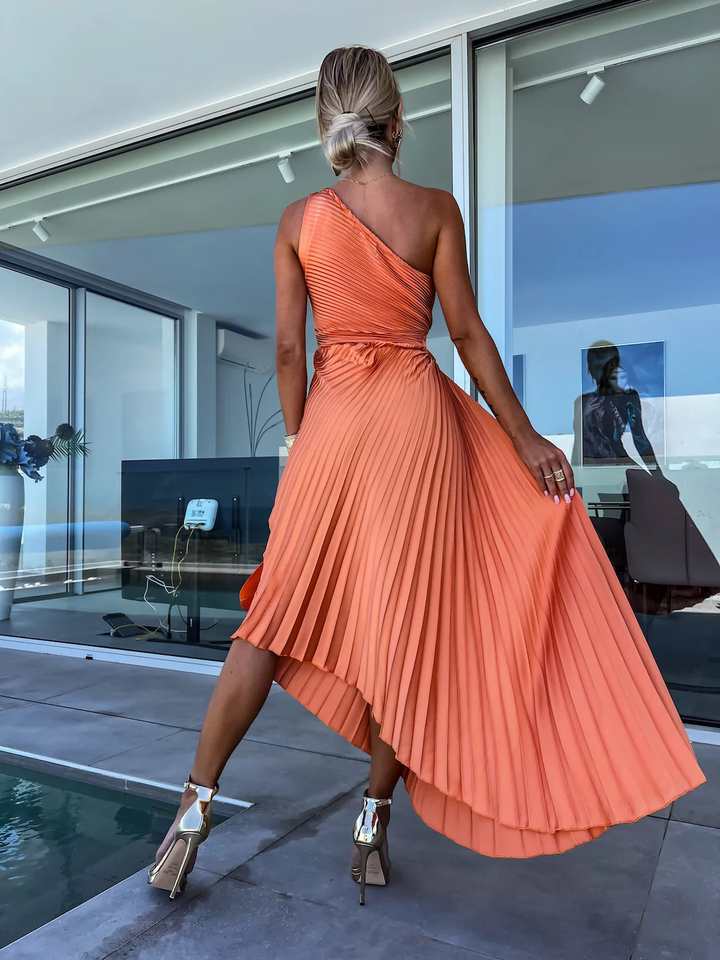 Celeste – Elegancka Sukienka Maxi z Jednym Ramieniem i Plisami