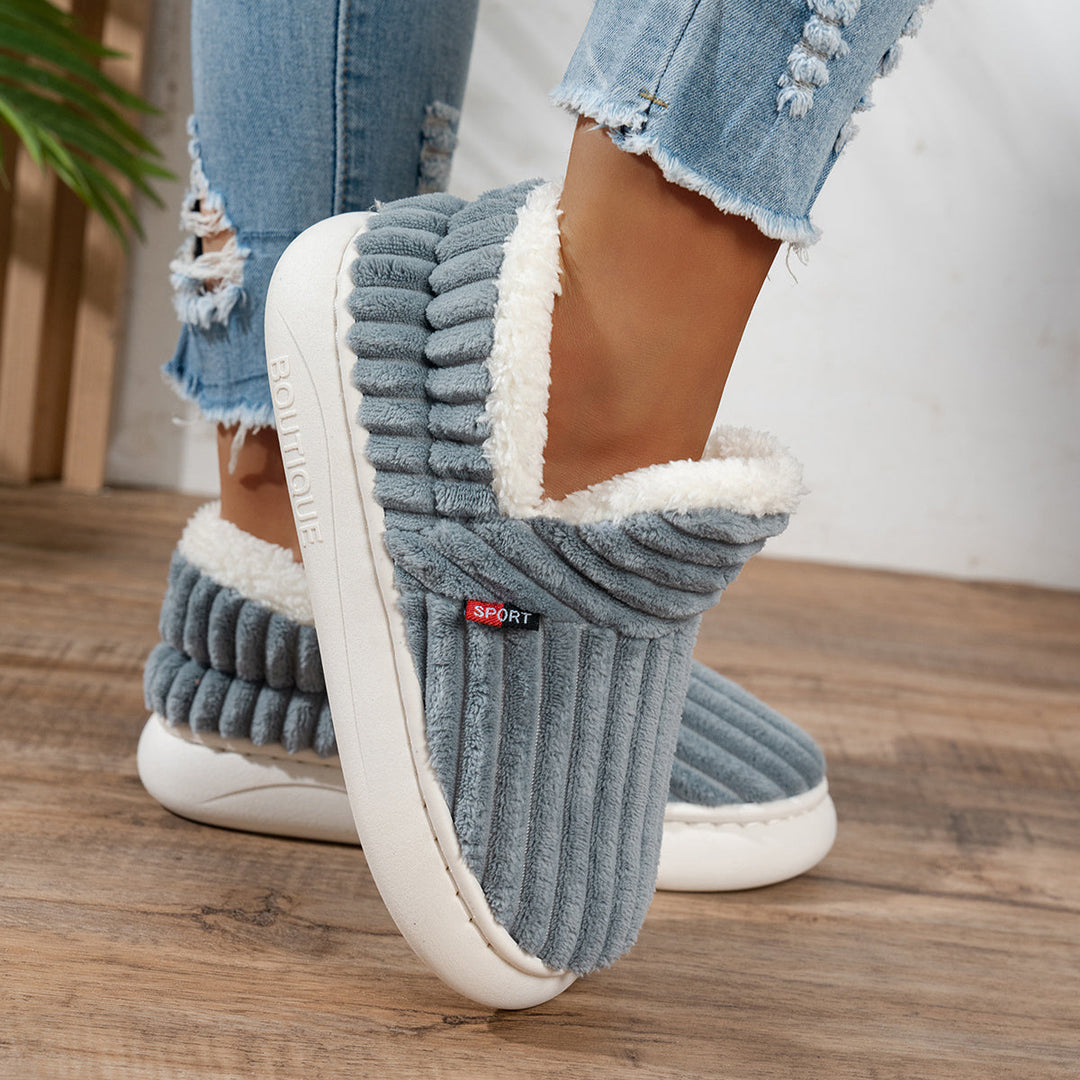 CozyStep – Przytulne kapcie domowe