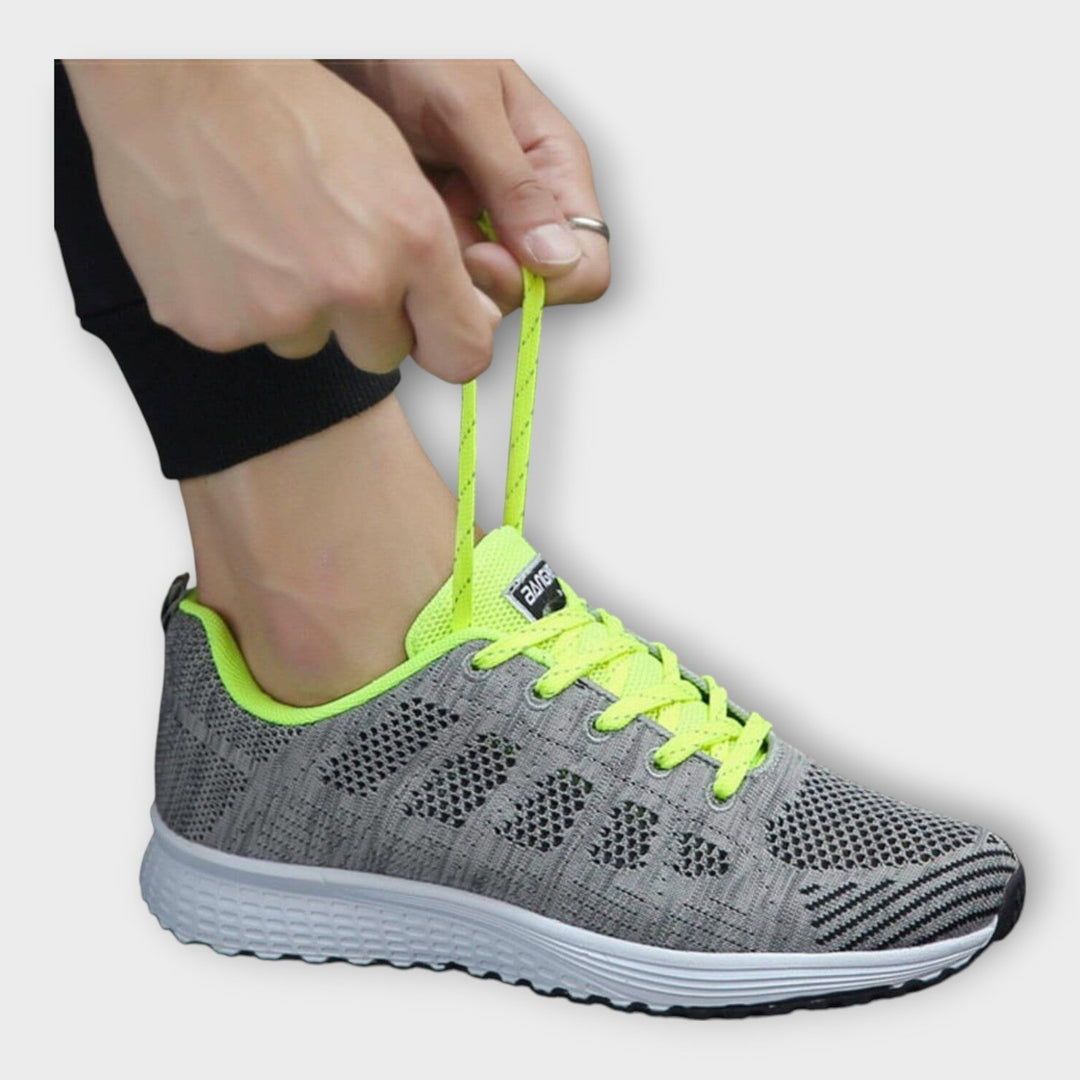 Buty sportowe z górną warstwą z siateczki i antypoślizgową podeszwą