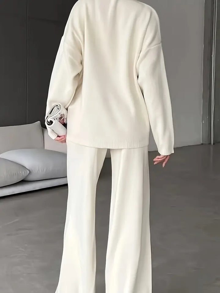 Sweter z wysokim kołnierzem w jednolitym kolorze