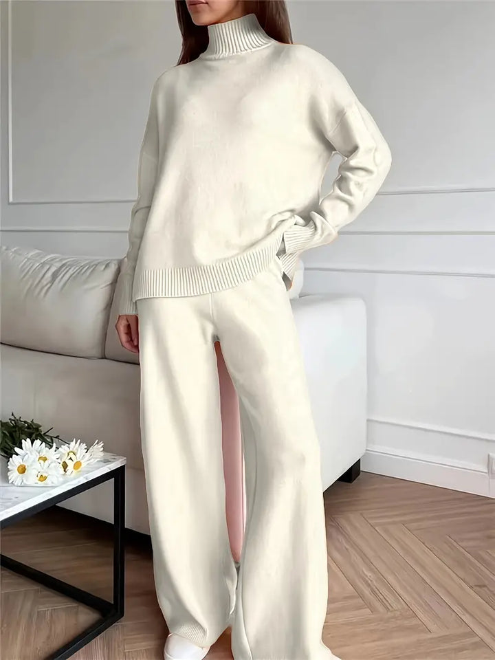 Sweter z wysokim kołnierzem w jednolitym kolorze