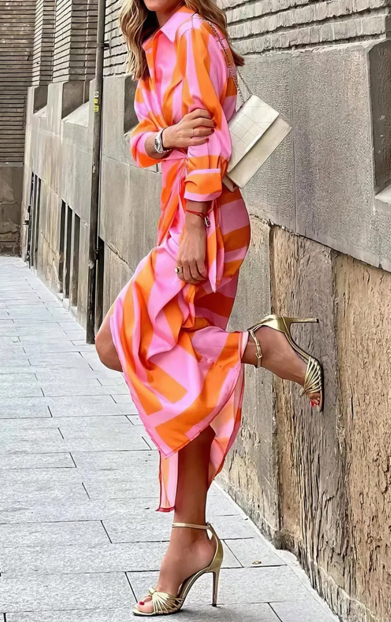 Amira – Sukienka Typ Kopertowy dla Kobiet z Eleganckim Wzorem