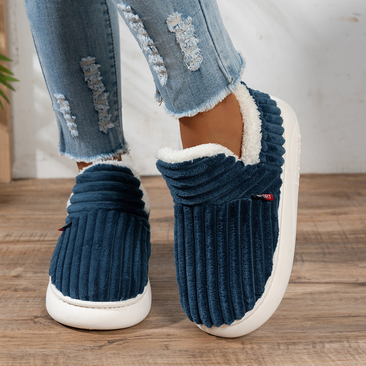 CozyStep – Przytulne kapcie domowe
