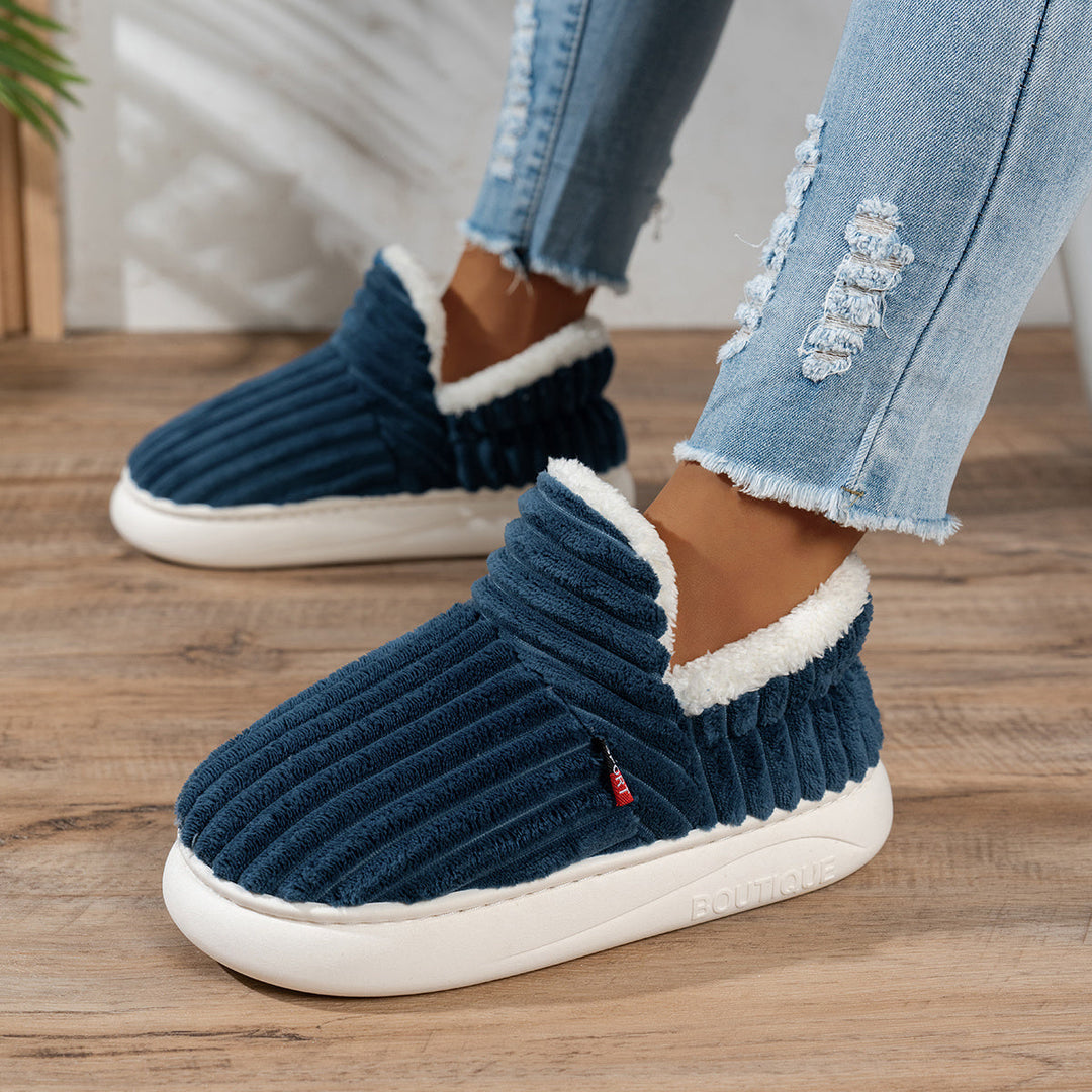 CozyStep – Przytulne kapcie domowe