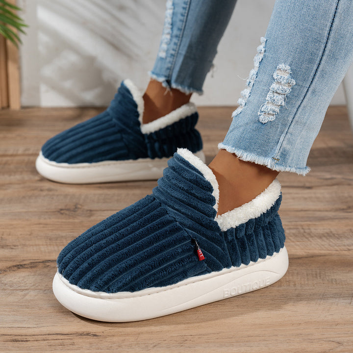 CozyStep – Przytulne kapcie domowe