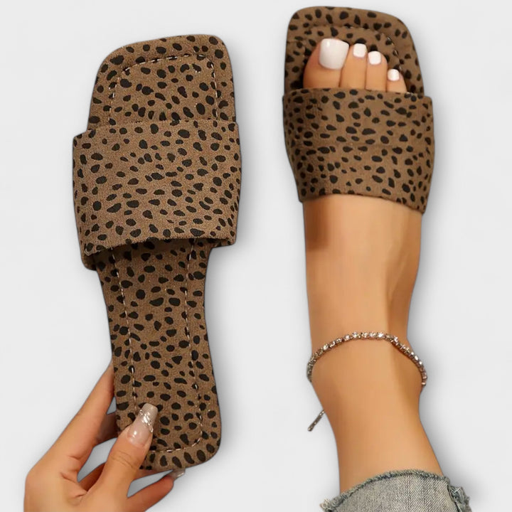 Yasmina - Płaskie mokasyny w leopardzie