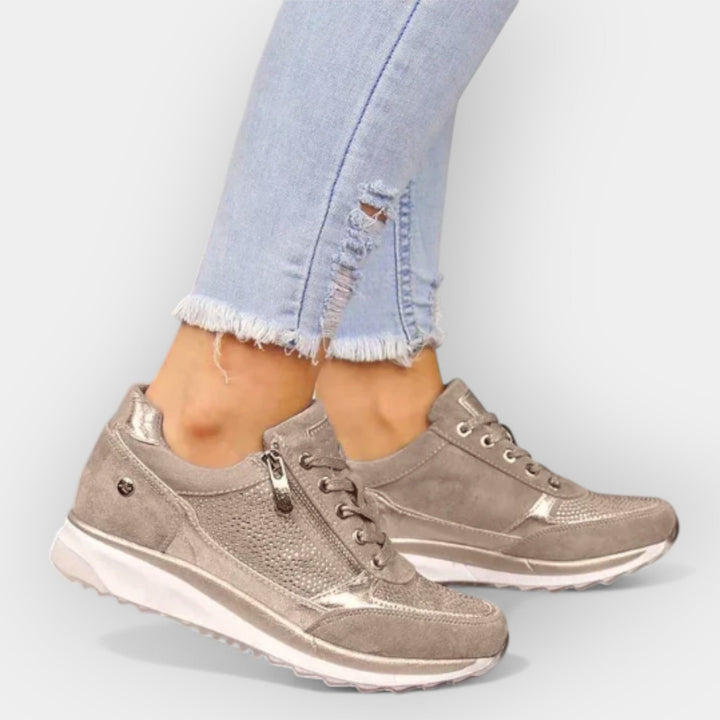 Anatomiczne sneakersy z zamkiem